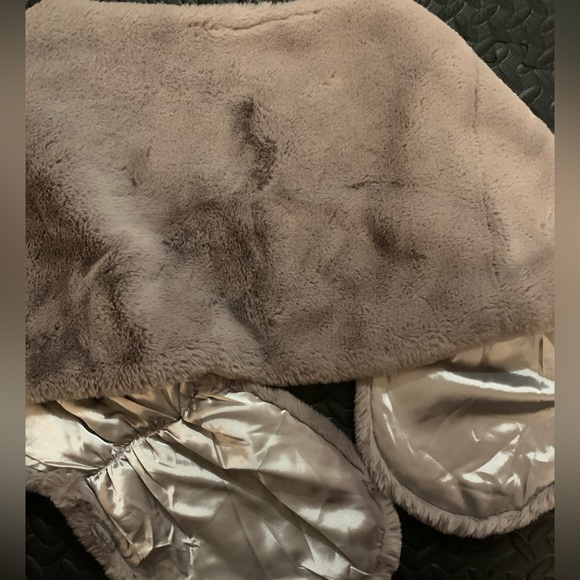 Bridal wrap shaul - soft gray - Picture 6 of 8